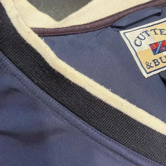 Cutter & Buck short sleeve windbreaker, perfect for the golfer size XL - Picture 7 of 10